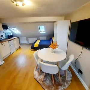  Apartment Alross Flat / Private Bathroom United Kingdom